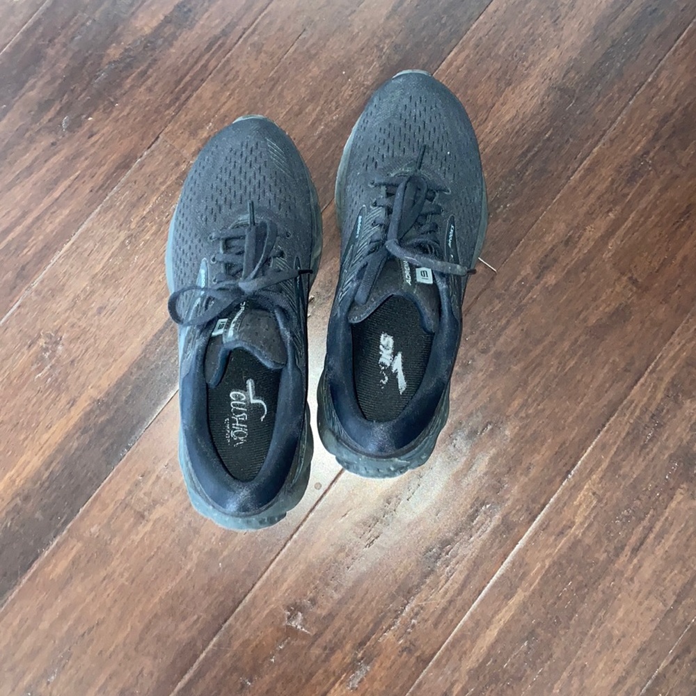 BROOKS RUNNING SHOE